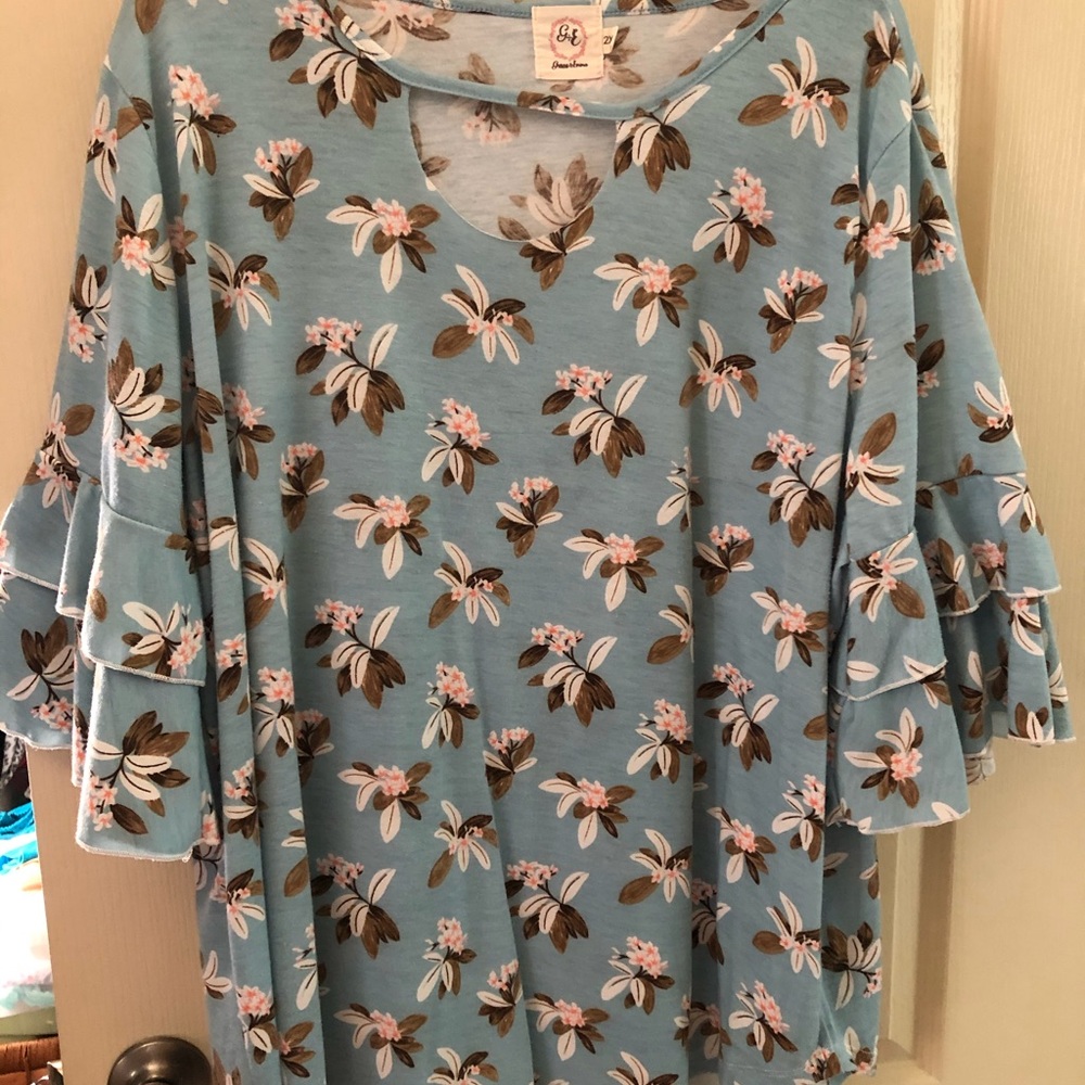 Floral top. Worn one time